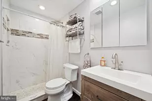 1930 S Hicks St, Philadelphia, PA 19145 - Photo 9