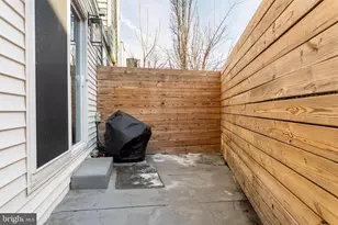 2547 Collins St, Philadelphia, PA 19125 - Photo 9