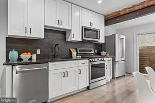 2547 Collins St, Philadelphia, PA 19125 - Photo 5