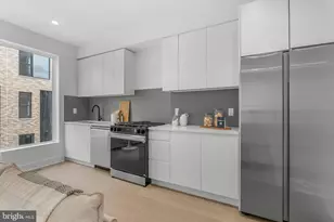 635 N 7th St, Philadelphia, PA 19123 - Photo 5