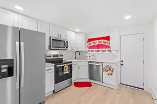 914 Winton St, Philadelphia, PA 19148 - Photo 9