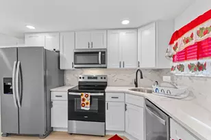 914 Winton St, Philadelphia, PA 19148 - Photo 11