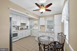 838 Clyde Ln, Philadelphia, PA 19128 - Photo 9