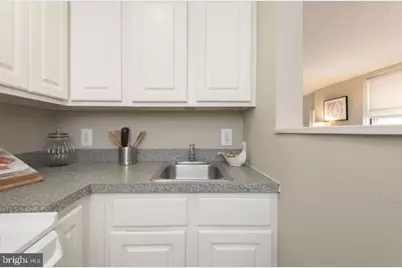 201 S 13th Street #801, Philadelphia, PA 19107 - Photo 9