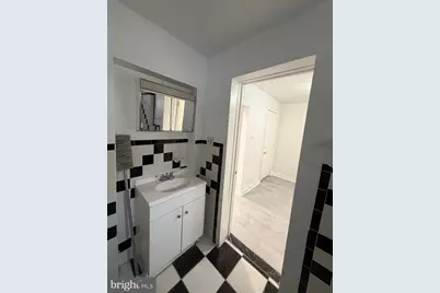 243 E Girard Avenue #1ST FL, Philadelphia, PA 19125 - Photo 7
