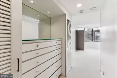 202 W Rittenhouse Square #1106, Philadelphia, PA 19103 - Photo 19