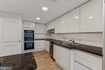 202 W Rittenhouse Square #1106, Philadelphia, PA 19103 - Photo 11