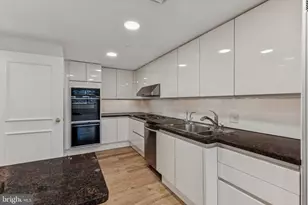 202 W Rittenhouse Square, Philadelphia, PA 19103 - Photo 11