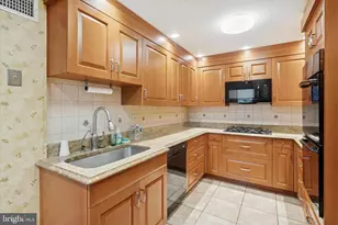 1423 S 8th St, Philadelphia, PA 19147 - Photo 5