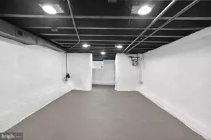 325 Roseberry St, Philadelphia, PA 19148 - Photo 25