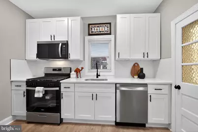 325 Roseberry Street, Philadelphia, PA 19148 - Photo 9