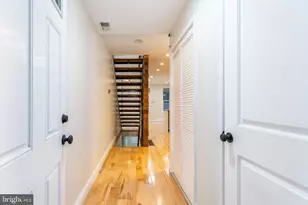 2057 Watkins St, Philadelphia, PA 19145 - Photo 19