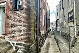 632 S 52nd St, Philadelphia, PA 19143 - Photo 17