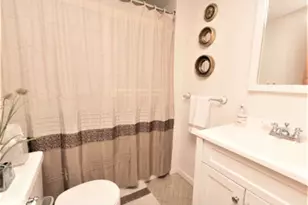 8 Rex Ave, Philadelphia, PA 19118 - Photo 15