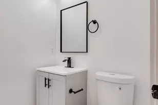 1028 W Arizona St, Philadelphia, PA 19133 - Photo 7