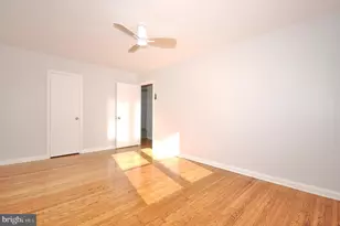 8037 Pine Rd, Philadelphia, PA 19111 - Photo 17