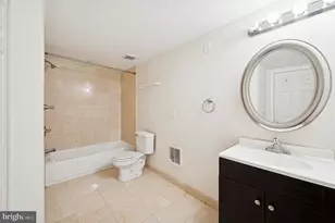 200 Lombard St, Philadelphia, PA 19147 - Photo 11