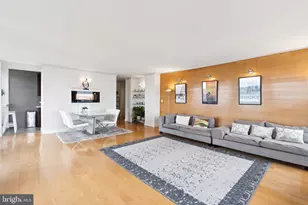 210 Locust St, Philadelphia, PA 19106 - Photo 5