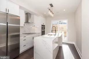 2819 Almond St, Philadelphia, PA 19134 - Photo 9