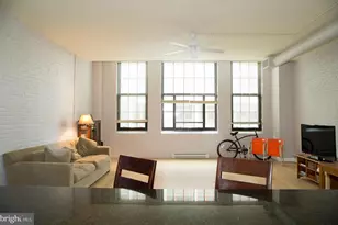 2429 Locust St, Philadelphia, PA 19103 - Photo 5