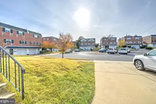 8305 Strahle Pl, Philadelphia, PA 19111 - Photo 5