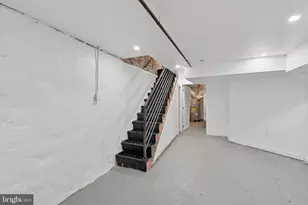 2321 Mountain St, Philadelphia, PA 19145 - Photo 33