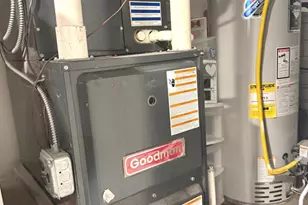 653 N 37th St, Philadelphia, PA 19104 - Photo 17