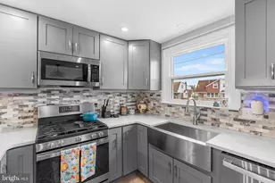 8822 Dewees St, Philadelphia, PA 19152 - Photo 11