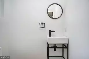 1323 S 22nd St, Philadelphia, PA 19146 - Photo 19