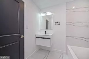 1323 S 22nd St, Philadelphia, PA 19146 - Photo 29