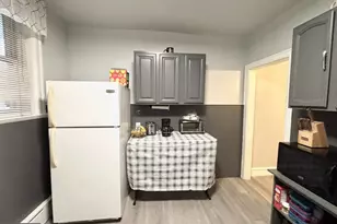 137 W Spencer Ave, Philadelphia, PA 19120 - Photo 17