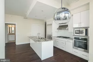 210 S 25th St, Philadelphia, PA 19103 - Photo 9