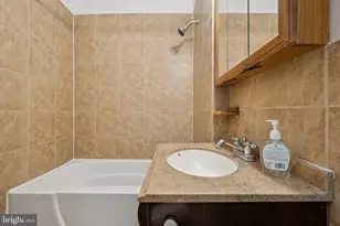 2001 S 13th St, Philadelphia, PA 19148 - Photo 11