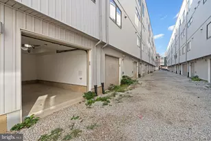 1327 S Capitol St, Philadelphia, PA 19146 - Photo 37