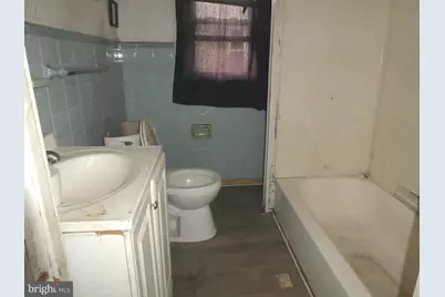 2010 Sigel Street, Philadelphia, PA 19145 - Photo 9