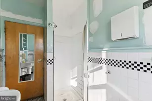 701 N 63rd St, Philadelphia, PA 19151 - Photo 39