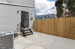 1010 W Arizona St, Philadelphia, PA 19133 - Photo 11