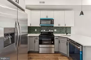 1010 W Arizona St, Philadelphia, PA 19133 - Photo 7