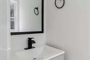 1010 W Arizona St, Philadelphia, PA 19133 - Photo 9