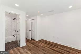 1010 W Arizona St, Philadelphia, PA 19133 - Photo 17