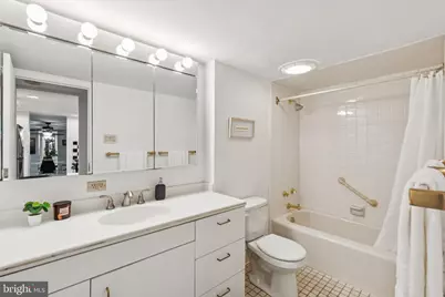 604 S Washington Square #105, Philadelphia, PA 19106 - Photo 13