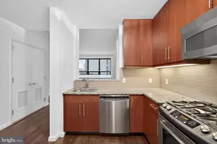 1425 Locust St, Philadelphia, PA 19102 - Photo 3