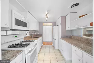 1326 Spruce St, Philadelphia, PA 19107 - Photo 13