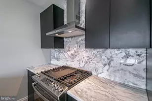 526 Brown St, Philadelphia, PA 19123 - Photo 5