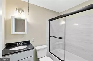 1519 W Thompson St, Philadelphia, PA 19121 - Photo 17