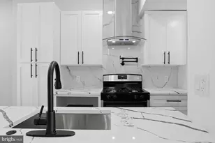 1829 E Airdrie St, Philadelphia, PA 19124 - Photo 15