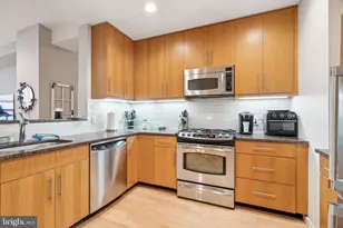 1425 Locust St, Philadelphia, PA 19102 - Photo 23