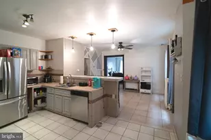 5718 Tulip St, Philadelphia, PA 19135 - Photo 9