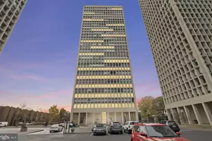 210 Locust St, Philadelphia, PA 19106 - Photo 1