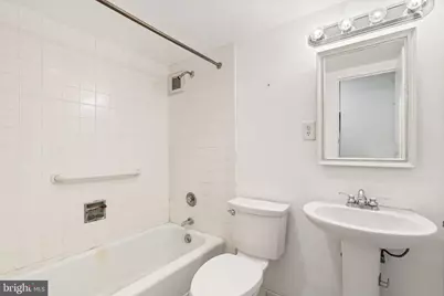 210 Locust Street #21E, Philadelphia, PA 19106 - Photo 27